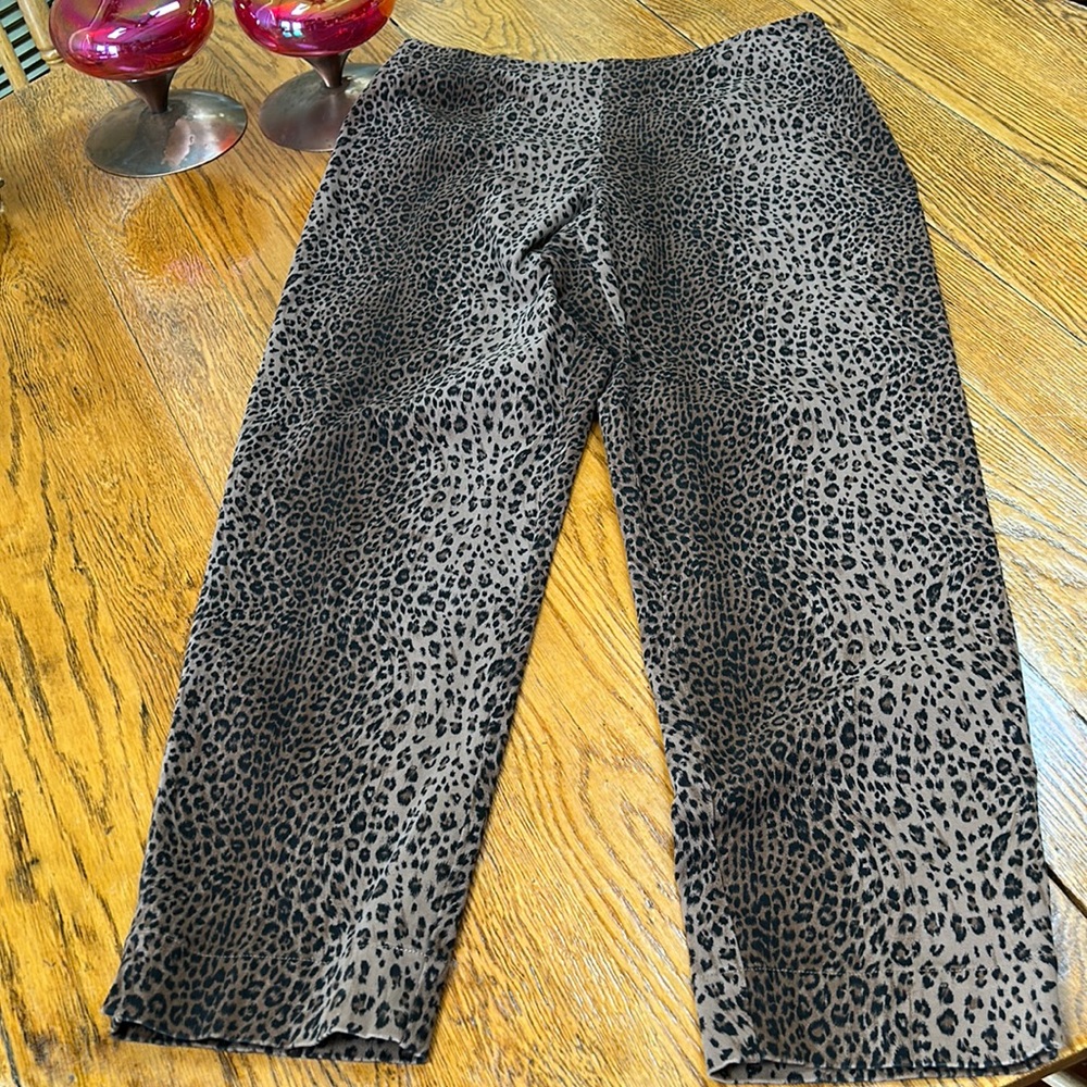 Telluride Clothing Co. leopard side zip pants. Cotton/Lycra Blend, Size 14.